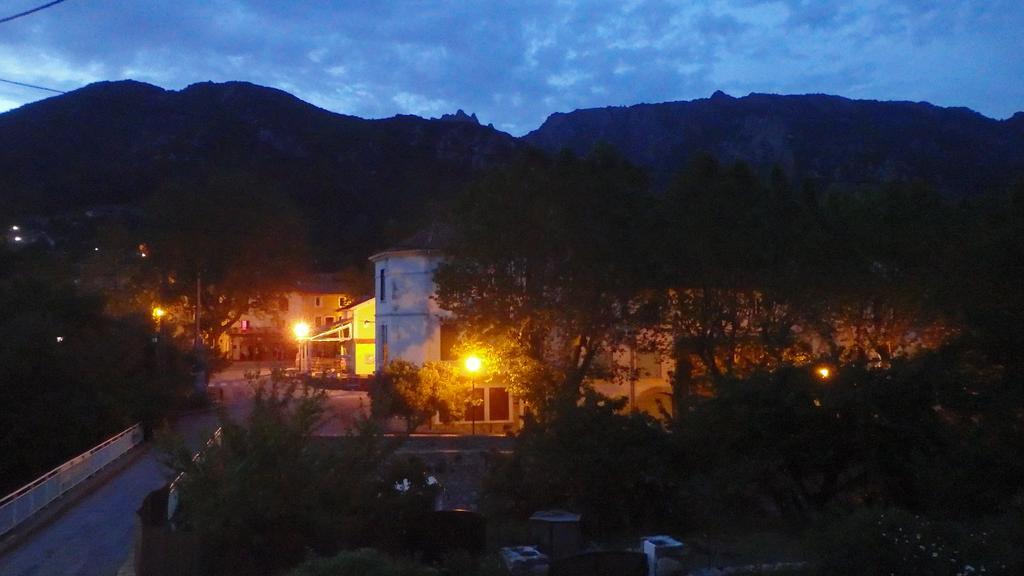 Villa Les Violettes Mons  Esterno foto